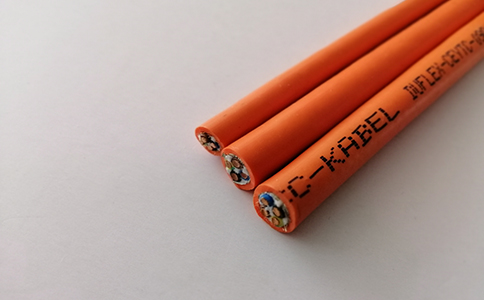 CNC機(jī)床上為什么用耐油電纜